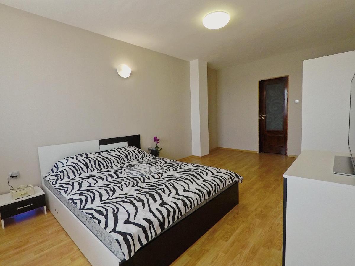 Spacious And Bright Maisonette Varna Center Exterior foto